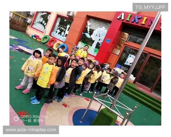 《天天向上足球球星专场大揭秘精彩瞬间回顾》