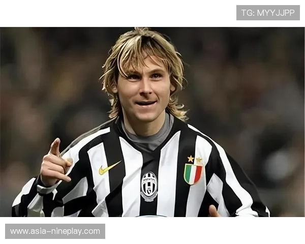 世界足球十大巨星全新排名揭晓盘点球王实力与巅峰瞬间