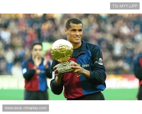 足球场上的无敌传奇：这些球星在技术与成就上无可挑剔